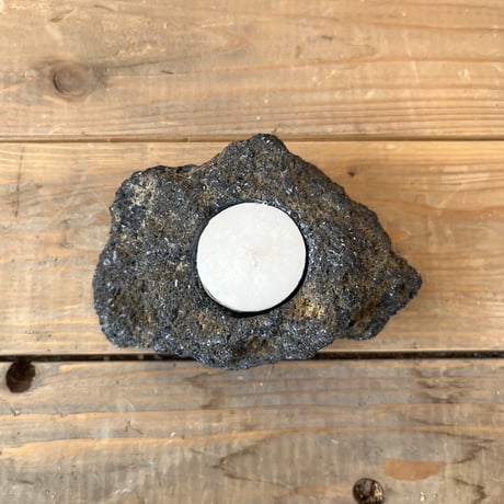 阿蘇熔岩石のキャンドルホルダーK-3
