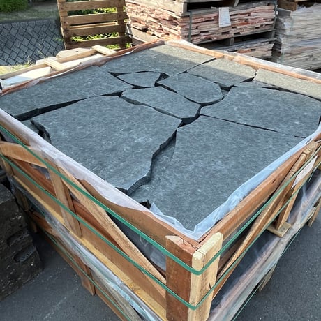 バサルトブラック　乱形　(お引き取り限定)