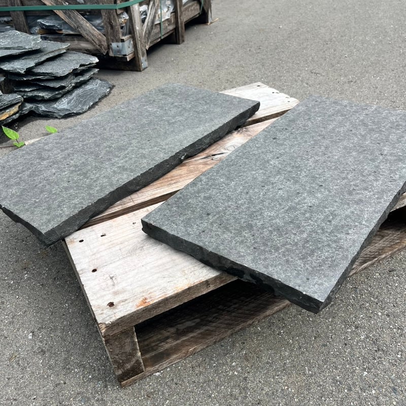 天然石の敷石バサルトブラック | crest.opj