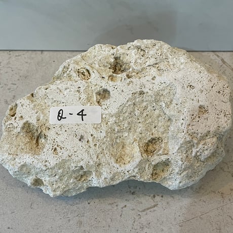 沖縄琉球石灰岩のキャンドルホルダー　Ｑ-4