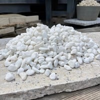 キラキラ白玉砂利 20kg　Φ9～15