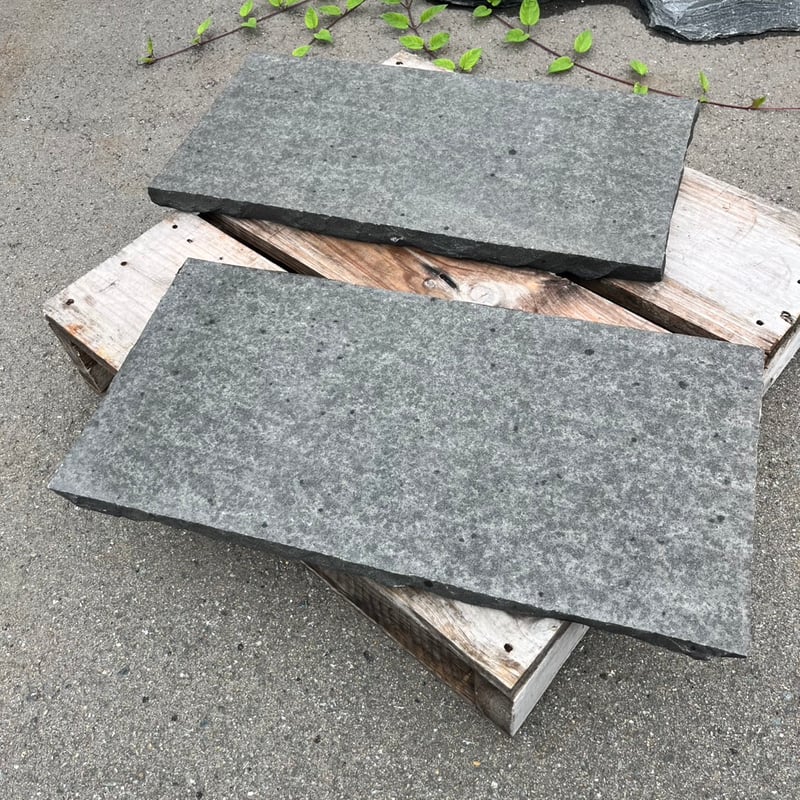 天然石の敷石バサルトブラック | crest.opj