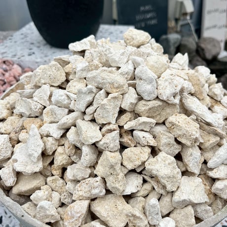 琉球石灰岩　砂利20kg　13～20ｍｍ