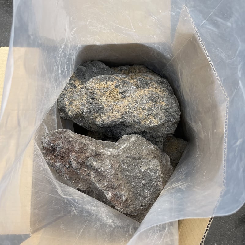 阿蘇山溶岩石 中18㎏セット | crest.opj