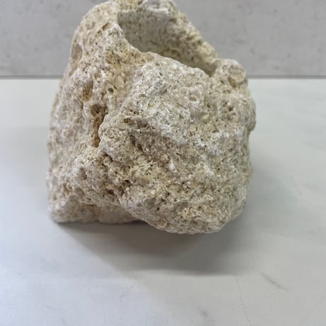 琉球石灰岩のキャンドルホルダー