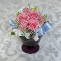 お誕生日祝い、プチギフト、ガラスの器に入ったプリザーブドフラワーアレンジメント【ロココ】