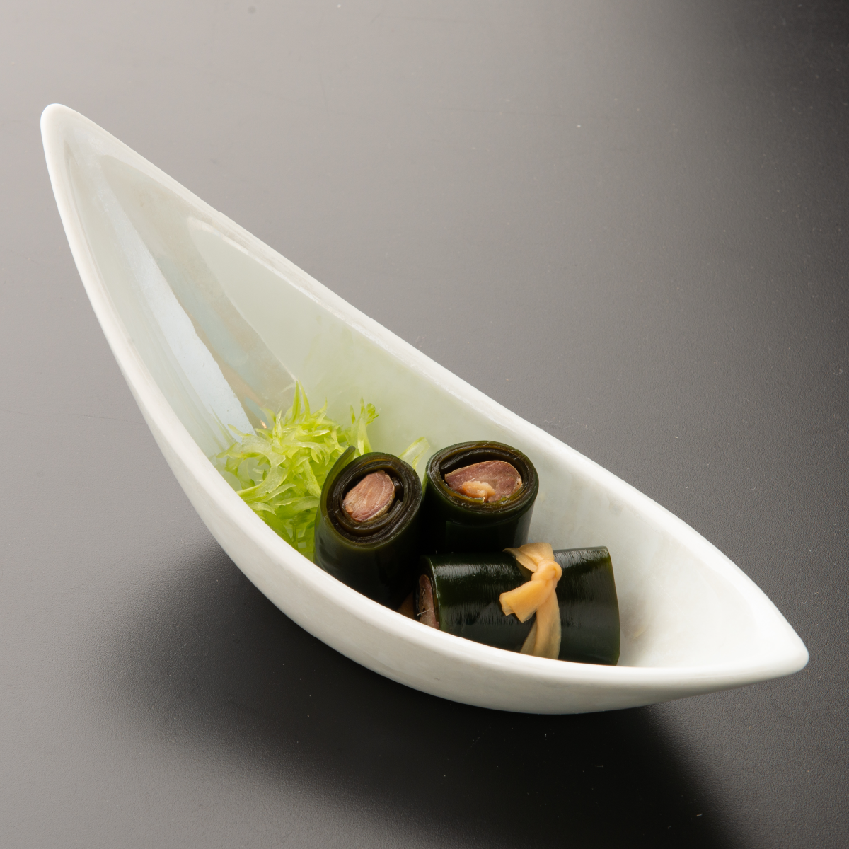 秋田の旨煮》にしん昆布巻（3本入） | かんぶつの吉田公式サイト