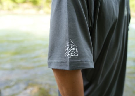 us.plays BOX LOGO short sleeve shirt (sumi)