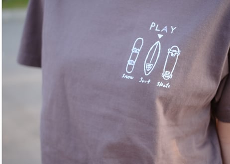 PLAY Logo (Surf) Short sleeve shirt (Charcoal)