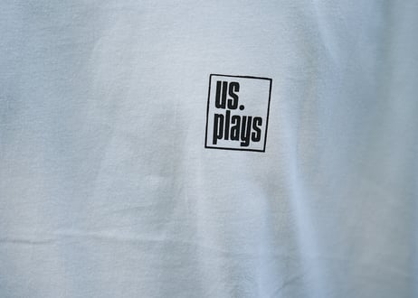 us.plays BOX LOGO short sleeve shirt (White)