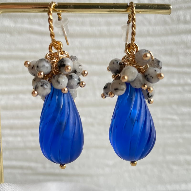 吸い込まれるような青✧*｡美しくて目が離せない♡フープピアス | ra