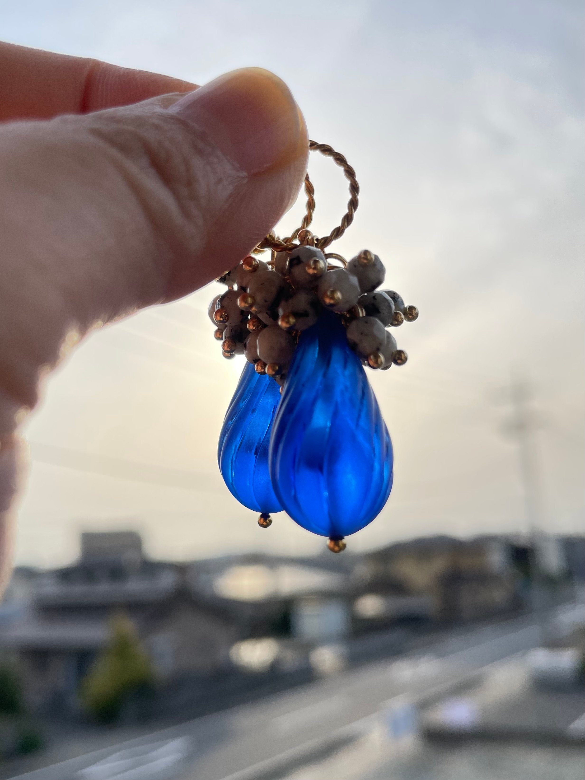 吸い込まれるような青✧*｡美しくて目が離せない♡フープピアス | ra