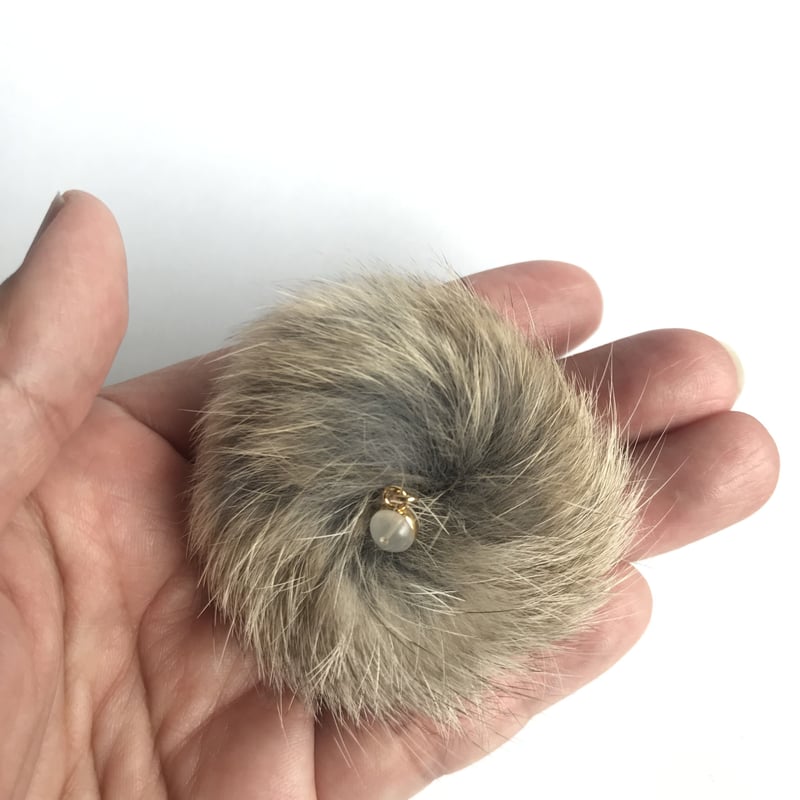 大ぶりファーピアス/イヤリング♡2wayピアス/イヤリング♡ラテカラーで