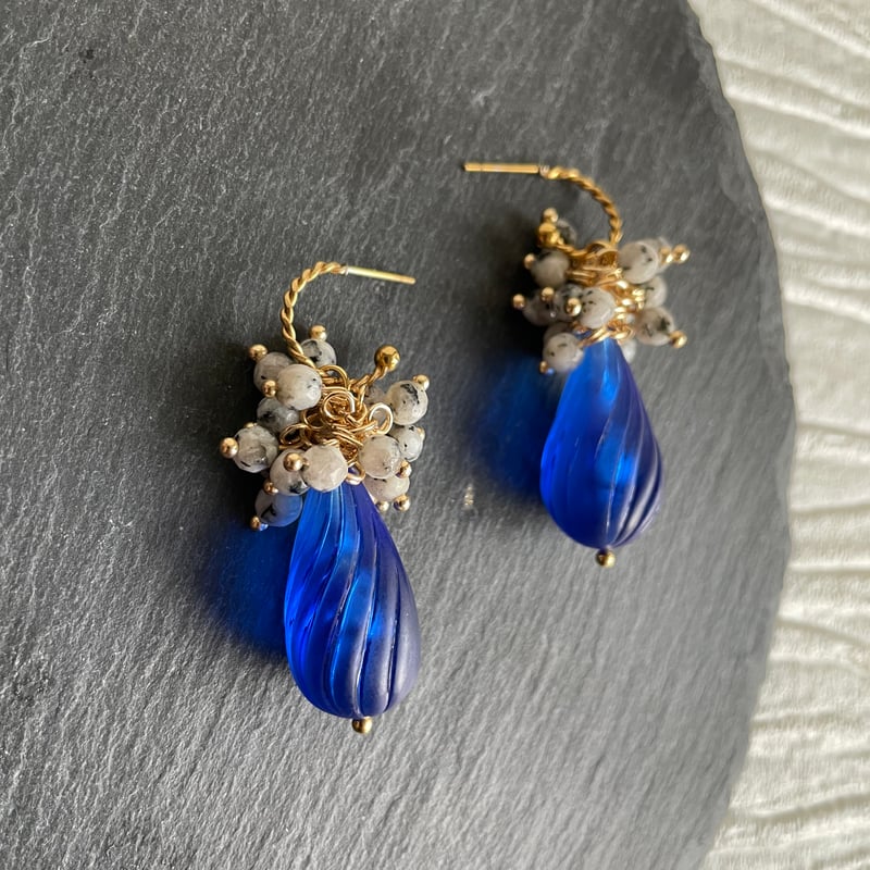 吸い込まれるような青✧*｡美しくて目が離せない♡フープピアス | ra