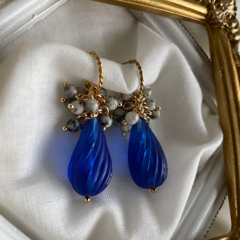 吸い込まれるような青✧*｡美しくて目が離せない♡フープピアス | ra