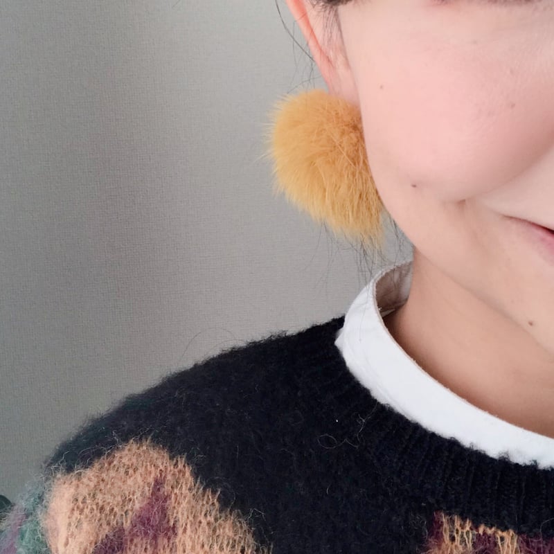 再出品!!大人気商品♡マスタードイエローファーピアス マスタードファーピアス♡ファーイヤリング 大ぶりピアス /mofumofu