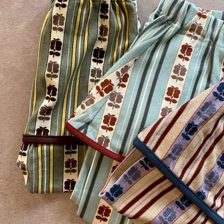 𝙧𝙚𝙩𝙧𝙤 𝙨𝙩𝙧𝙞𝙥𝙚 𝙨𝙠𝙞𝙧𝙩𝙚𝙙 𝙡𝙚𝙜𝙜𝙞𝙣𝙜𝙨 / 𝟯𝙘𝙤𝙡