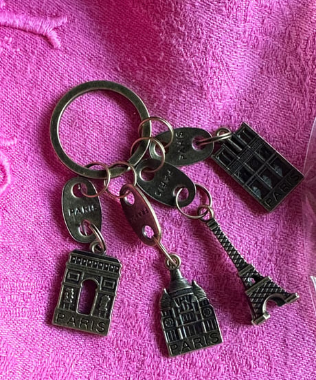 PARISモニュメントチャームキーホルダー