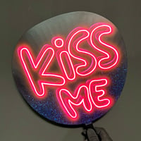 ネオンうちわ【Kiss ME】