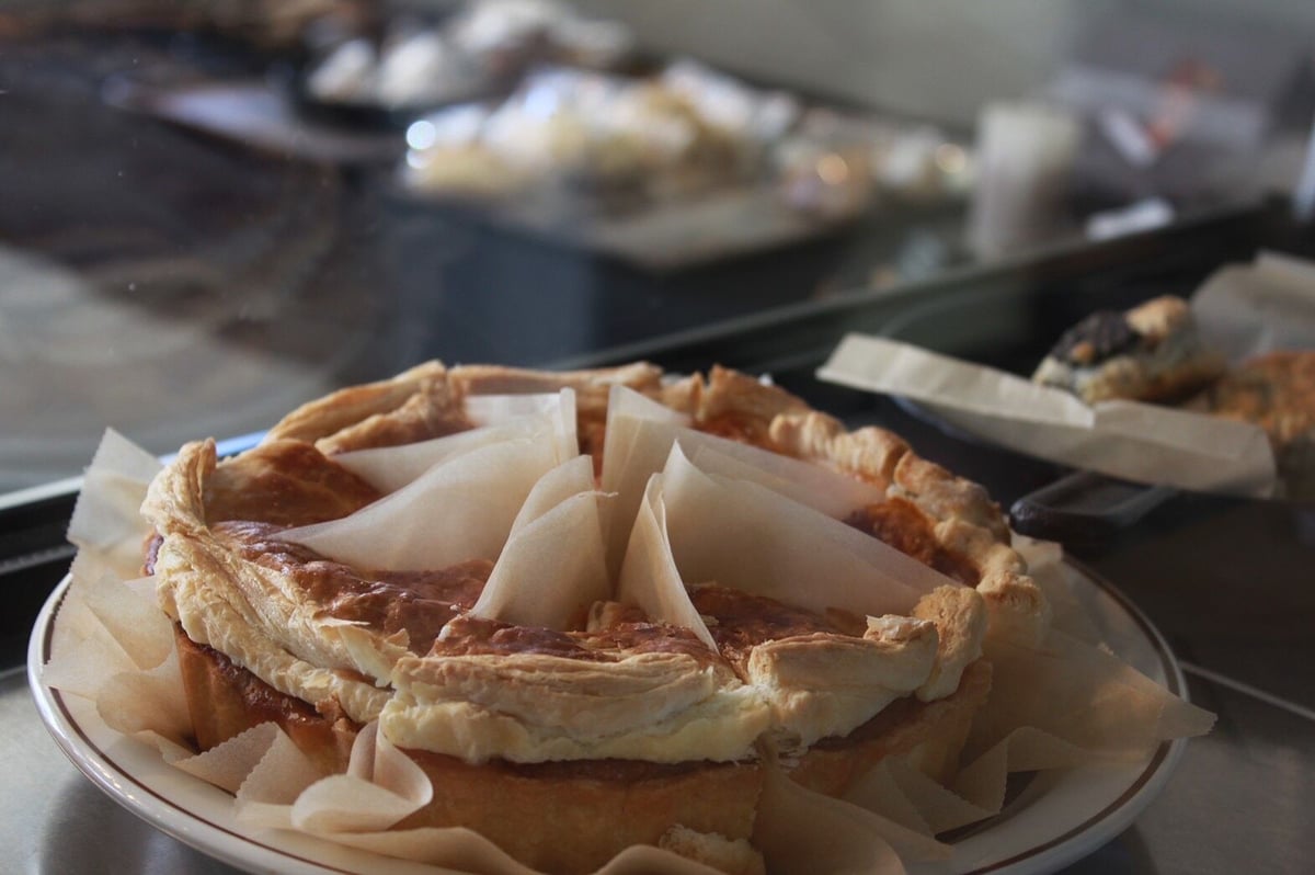 りんごの苗を植えるところから始めたアップルパイ専門店。国産りんごを