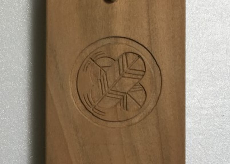 丸に違い鷹の羽（アン入りSSサイズ） | 御菓子司 丹波屋善康