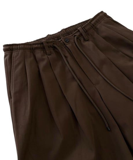 【26SS】 MARKAWARE / Organic Cotton Voile Yarn Twill Triple Pleated Easy Trousers -Burnt umber-