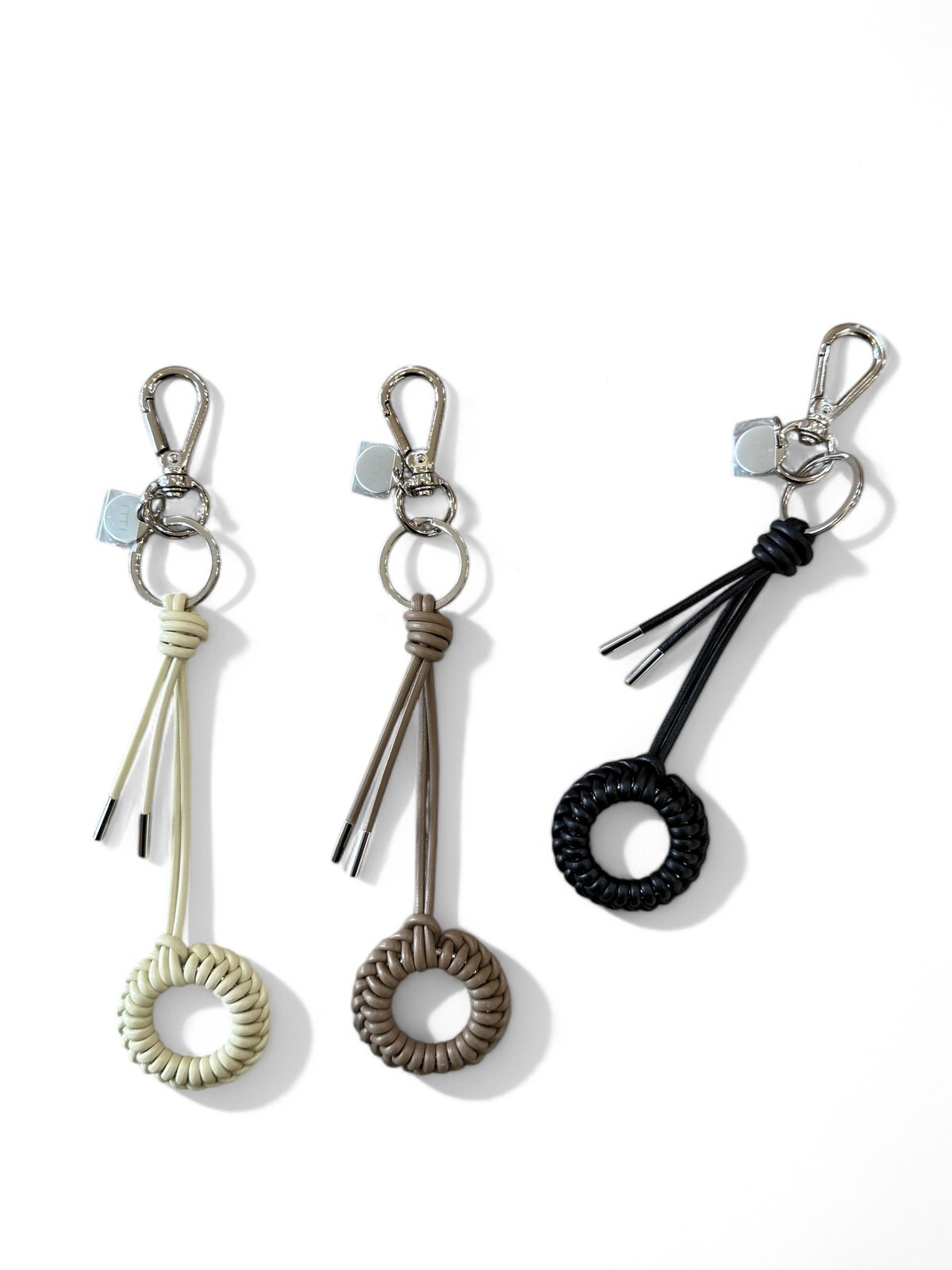 ITTI / CRISTY KNOT FINGER CIRCLE CHARM / RAPTO
