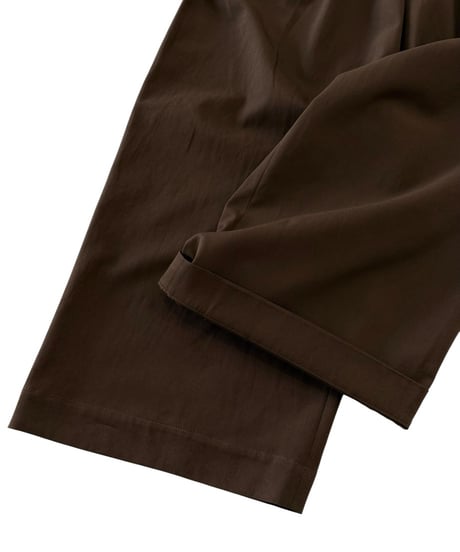【26SS】 MARKAWARE / Organic Cotton Voile Yarn Twill Triple Pleated Easy Trousers -Burnt umber-