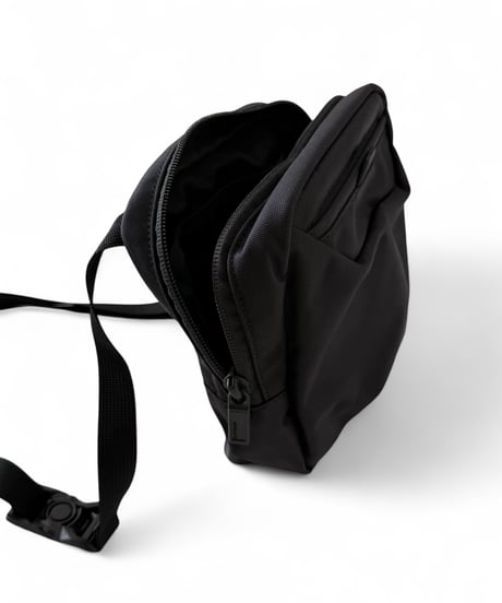 MONOLITH / SHOULDER STANDARD SSS -BLACK-