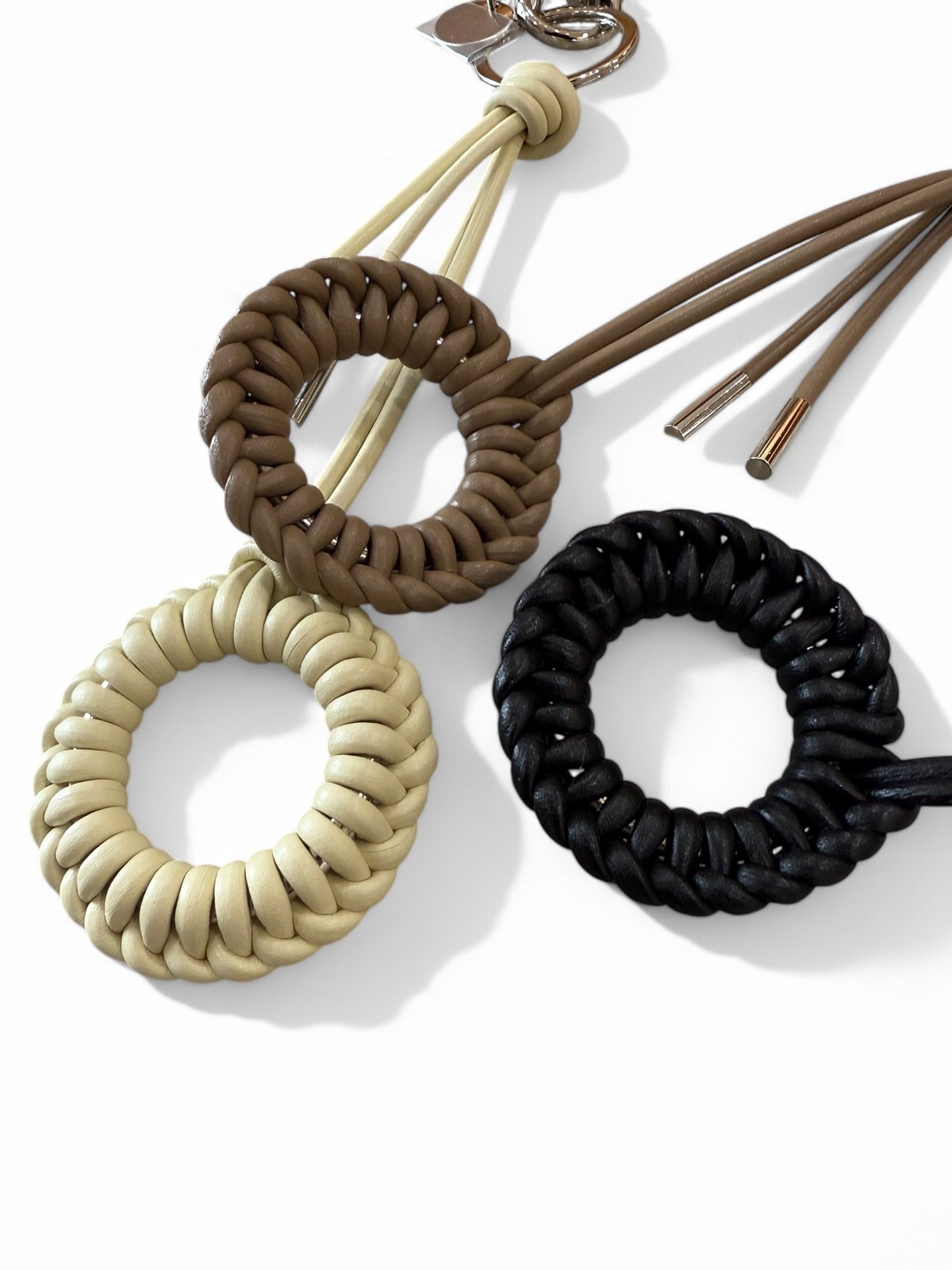ITTI / CRISTY KNOT FINGER CIRCLE CHARM / RAPTO