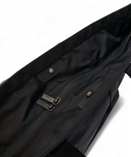 MONOLITH / TOTE STANDARD M BLACK