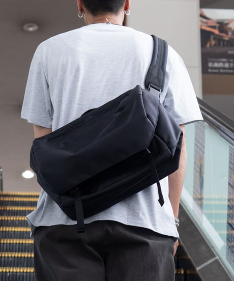 MONOLITH / SHOULDER PRO FLAP M -BLACK-