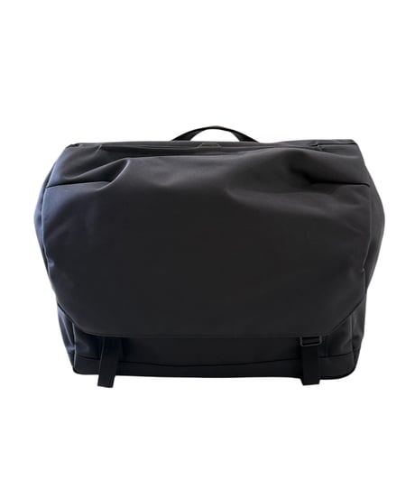 【残り1点】 MONOLITH / SHOULDER PRO FLAP M -BLACK-