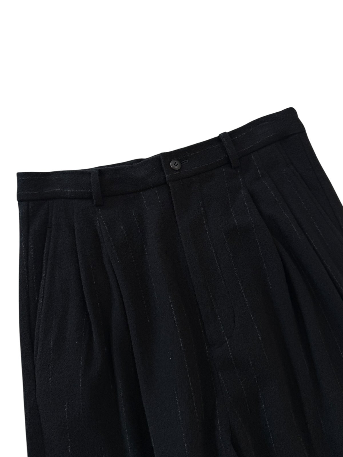 SALE】 YOKO SAKAMOTO / DOUBLE PLEATED CROPPED T