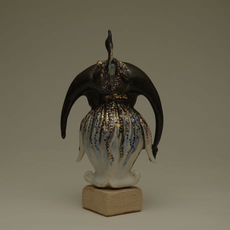 湖面に映る三日月ヴェール　/　佐伯裕圭