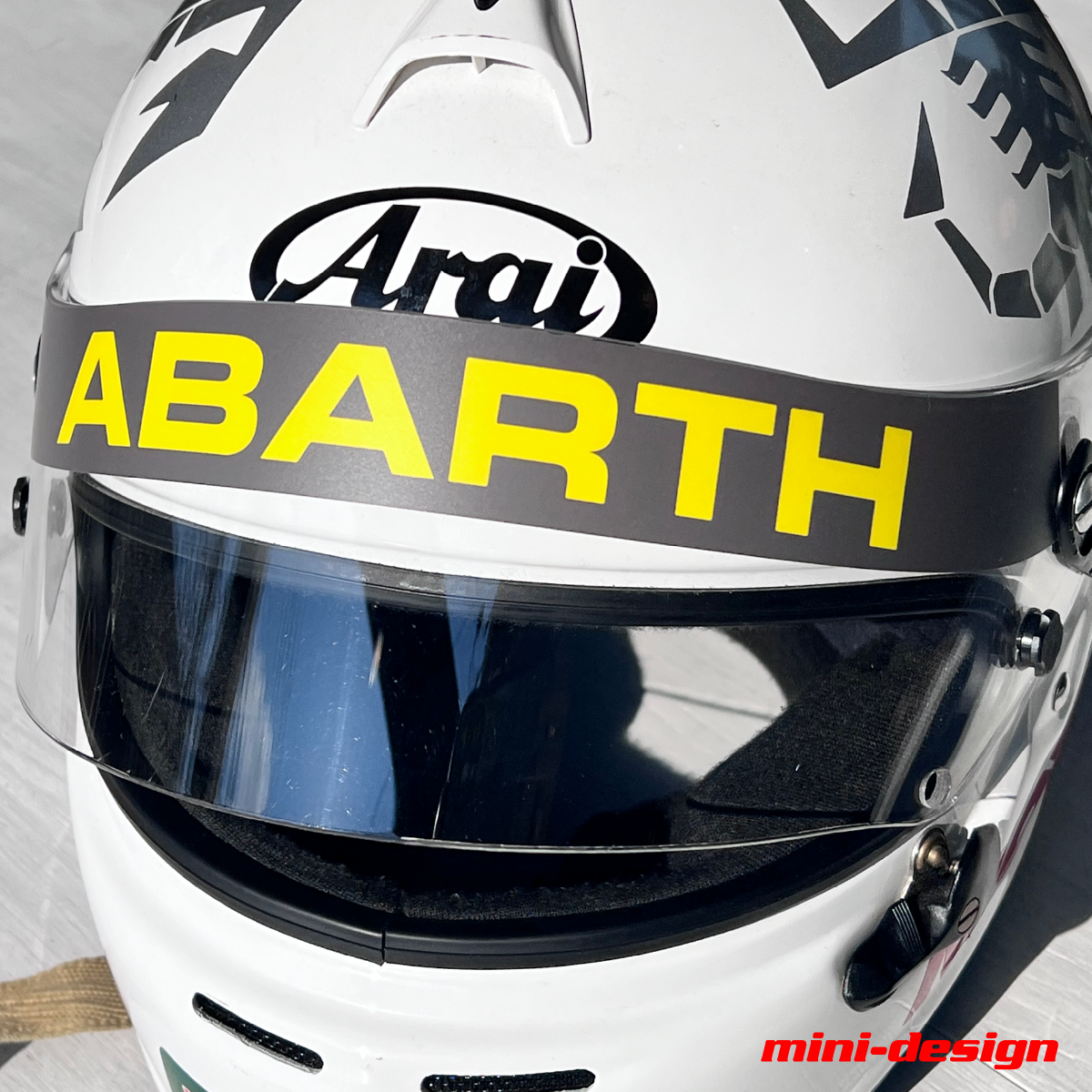 ヘルメットバイザーステッカー【ABARTH】Arai GP-6S対応 | MINI-DESIG