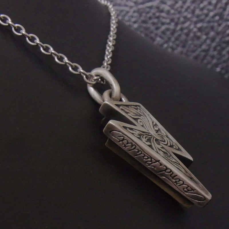 BLIND RABBIT（ブラインドラビット）イナズマをモチーフにした