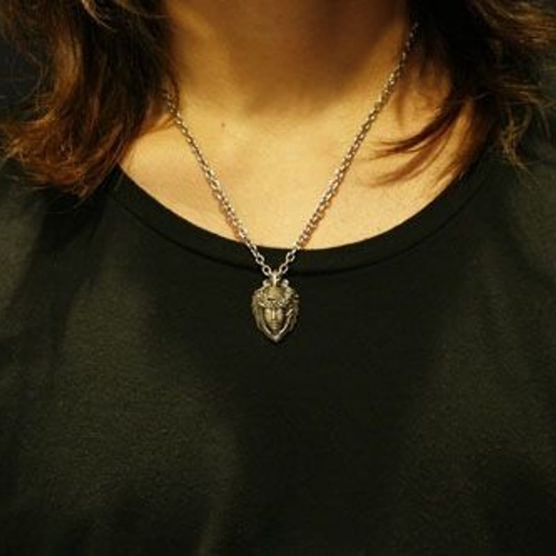 Mad Graffiti マッドグラフィティ イヴペンダント 