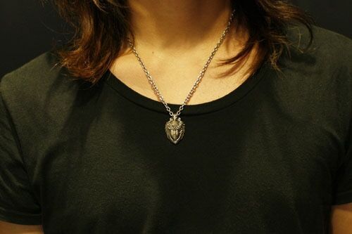 Mad Graffiti マッドグラフィティ イヴペンダント 