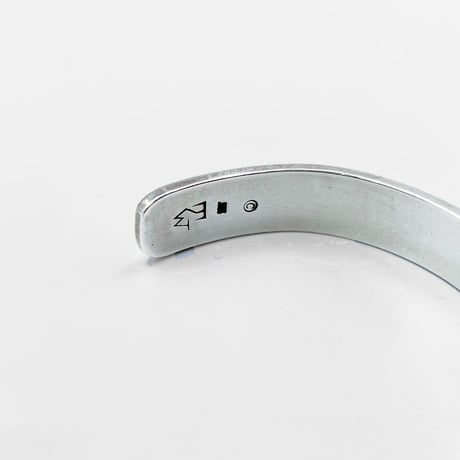 TRAVIS WALKER トラヴィスワーカー SILVER BANGLE 10mm WITH 1 SILVER TW SMALL ARROW CROSS