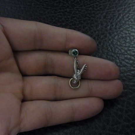 BLIND RABBIT ブラインドラビット NEVELET　Pierce B