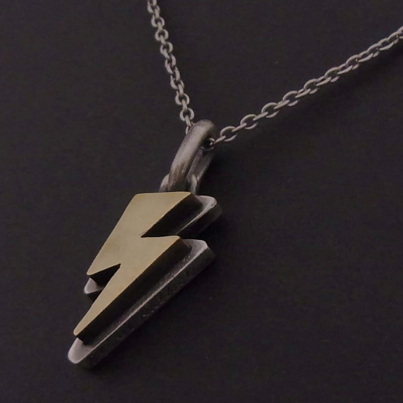 BLIND RABBIT（ブラインドラビット）イナズマをモチーフにした