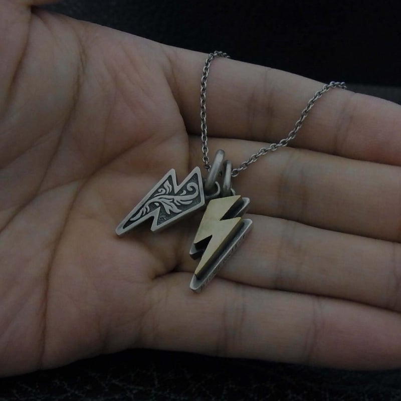 BLIND RABBIT（ブラインドラビット）イナズマをモチーフにした