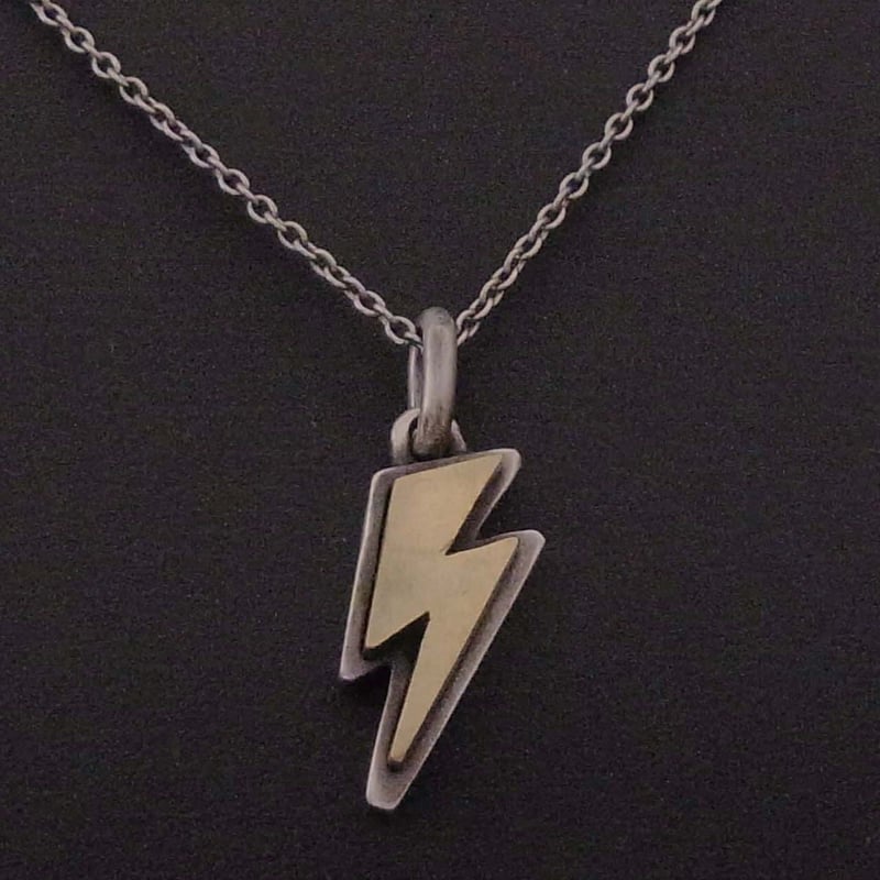 BLIND RABBIT（ブラインドラビット）イナズマをモチーフにした