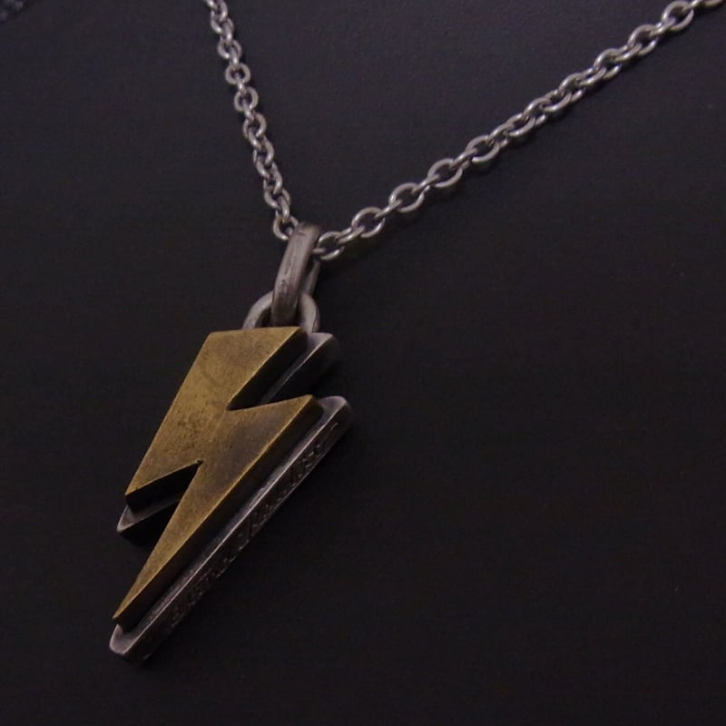 BLIND RABBIT（ブラインドラビット）イナズマをモチーフにした