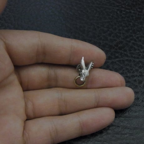 BLIND RABBIT ブラインドラビット NEVELET　Pierce A