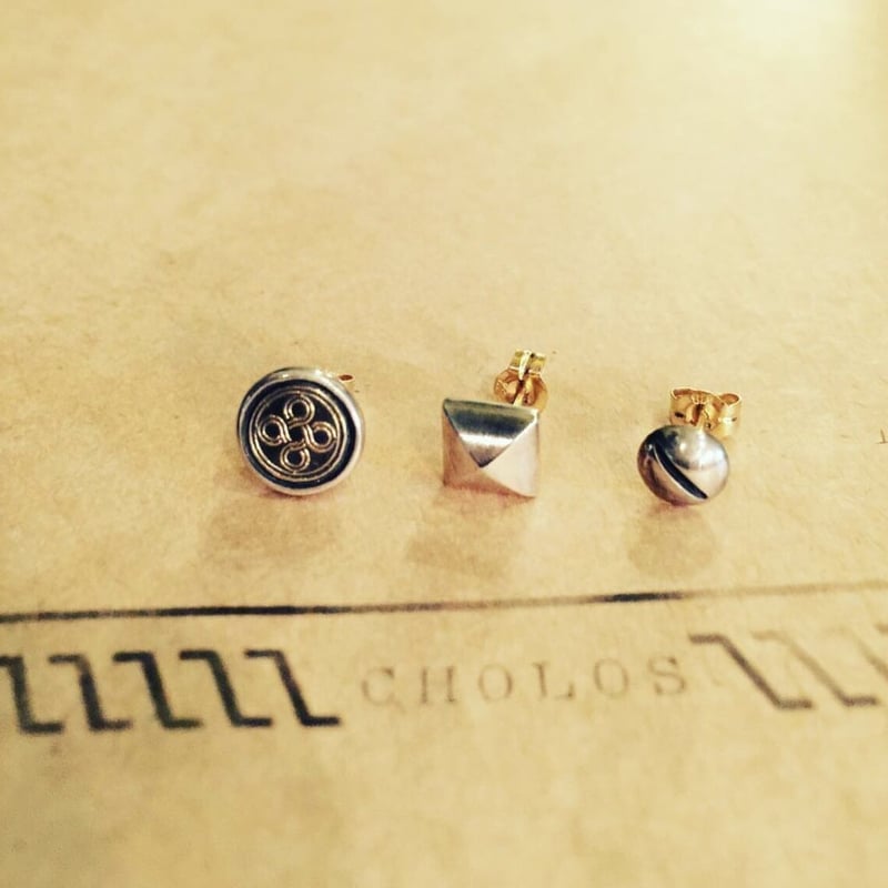 cholos ピラミッドピアス　ゴールド　チョロス　K18 金 cholos ピアス