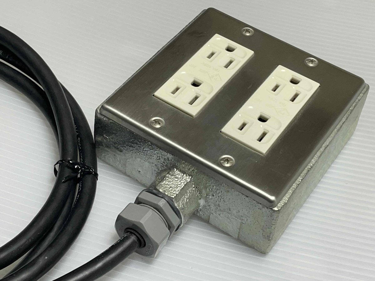 PRO CABLE プロケーブル 最高峰の4個口重鉄タップ USED品 PRO CABLE プロケーブル 最高峰の4個口重鉄タップ USED品