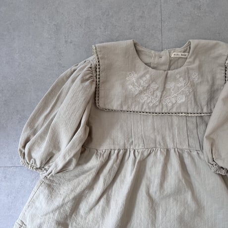 square collar dress
