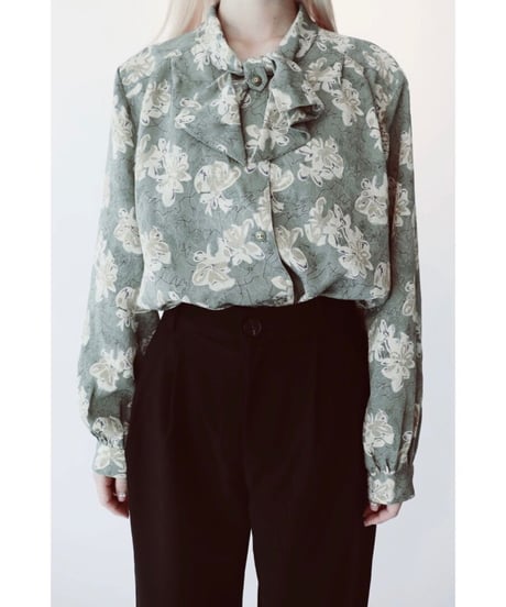 flower ribbon blouse